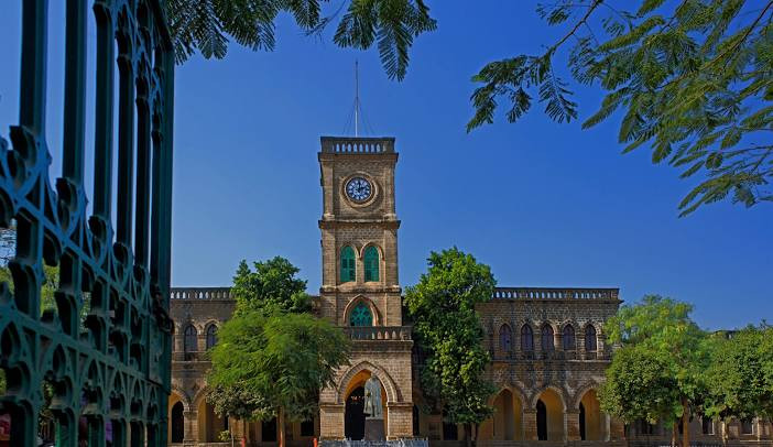 Diu to Rajkot Taxi Service